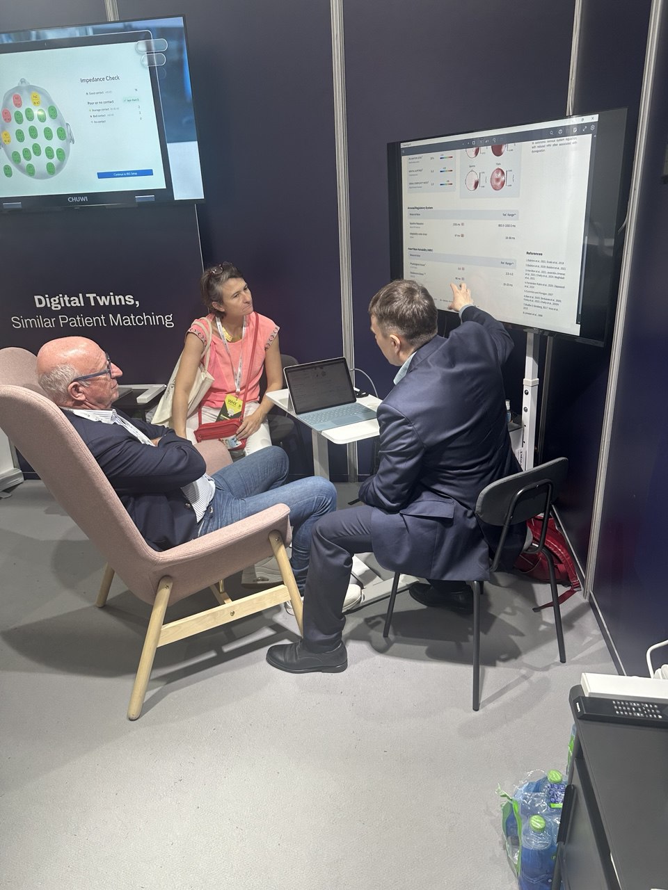 Демонстрация ЭЭГ-диагностики на стенде